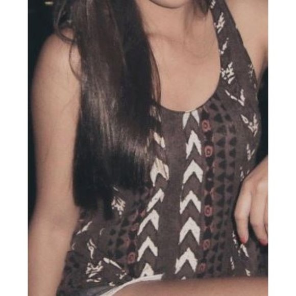 Aritzia Wilfred Scoop Neck Crinkle Tank - Picture 4 of 4